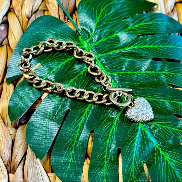 BOGO FREE GOLDEN TOGGLE CRUSTAL HEART BRACELET VTG - Picture 1 of 7